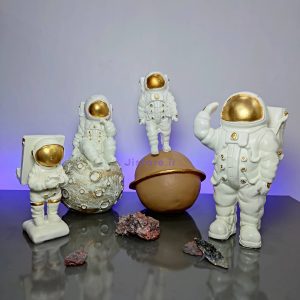 مجسمه فانتزی مدل فضانورد