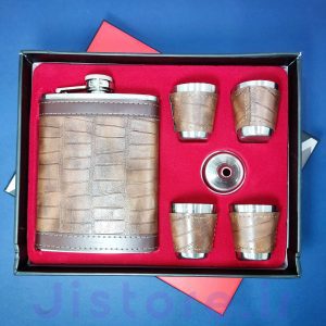 ست قمقمه جیبی و شات طرح چرم قهوه ای پوست ماری